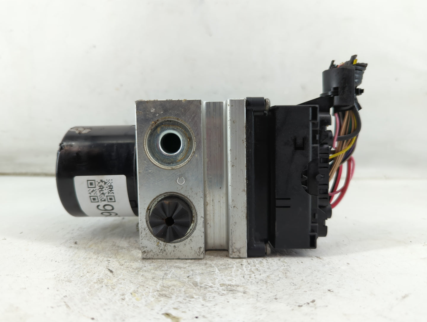 2008-2009 Chevrolet Malibu ABS Pump Control Module Replacement P/N:25949990 Fits Fits 2008 2009 OEM Used Auto Parts - Oemuse