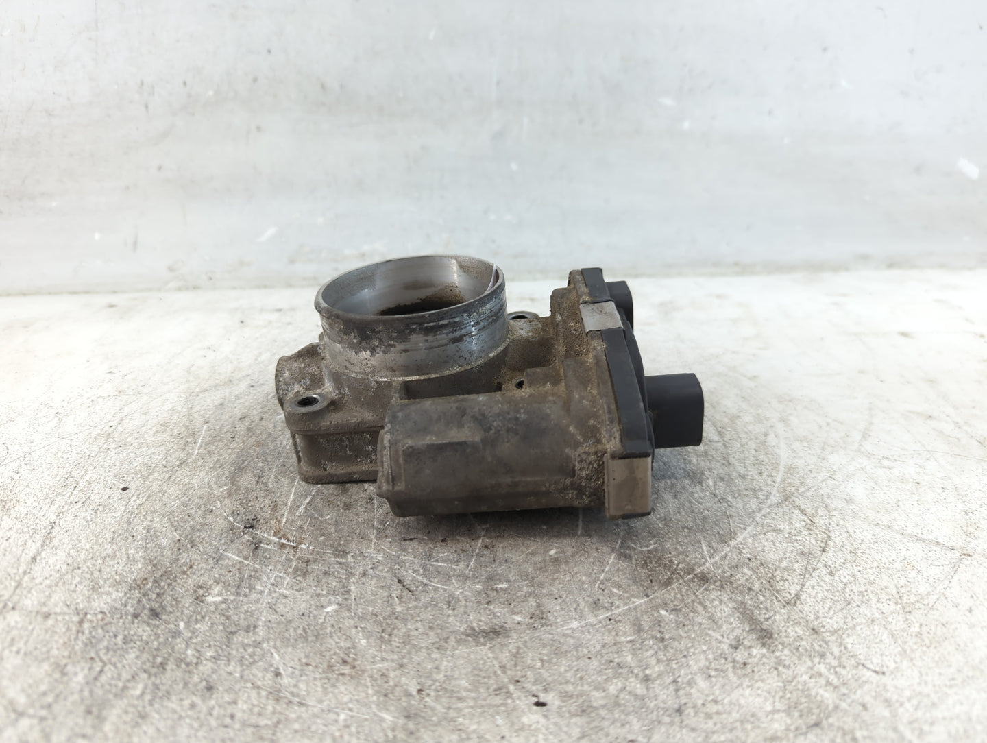 2008-2012 Chevrolet Malibu Throttle Body P/N:668AA 1721C Fits Fits 2007 2008 2009 2010 2011 2012 OEM Used Auto Parts - Oemus