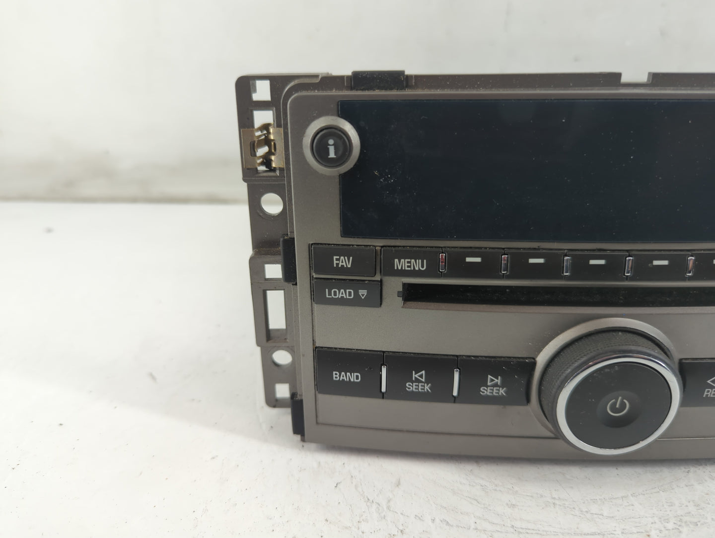 2009 Chevrolet Malibu Radio AM FM Cd Player Receiver Replacement P/N:25848865 Fits OEM Used Auto Parts - Oemusedautoparts1.c