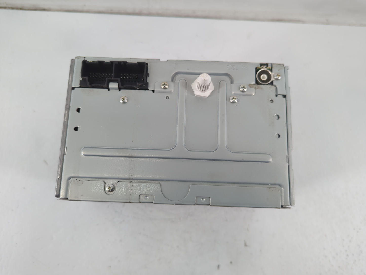 2009 Chevrolet Malibu Radio AM FM Cd Player Receiver Replacement P/N:25848865 Fits OEM Used Auto Parts - Oemusedautoparts1.c