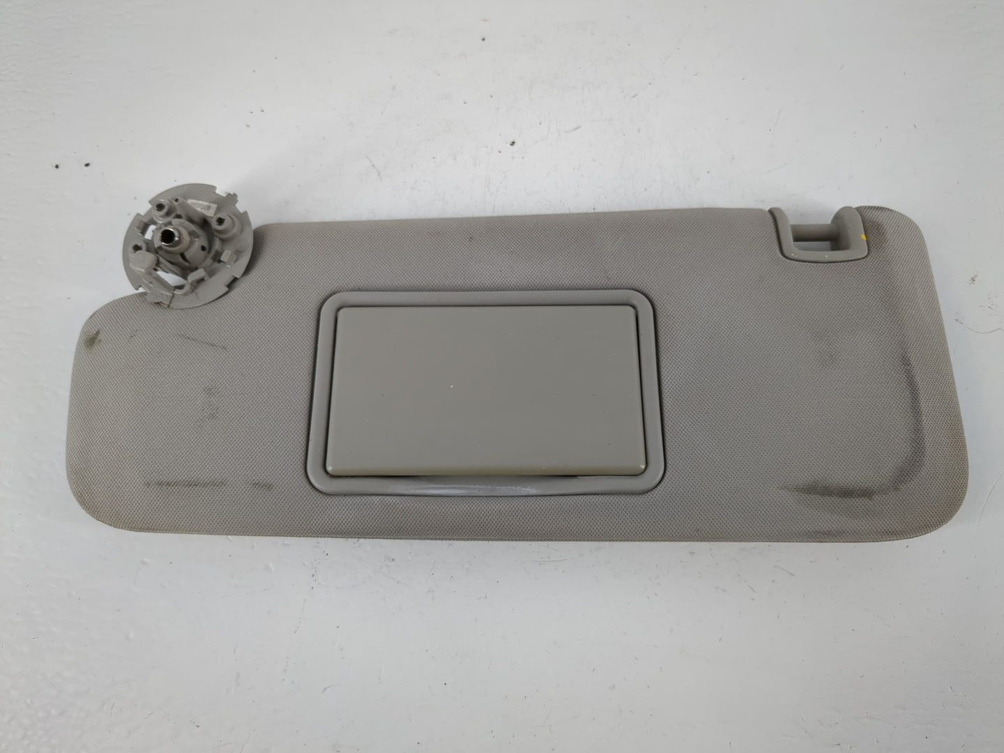 2004-2012 Chevrolet Malibu Sun Visor Shade Replacement Passenger Right Mirror Fits Fits 2004 2005 2008 2009 2010 2011 2012 O