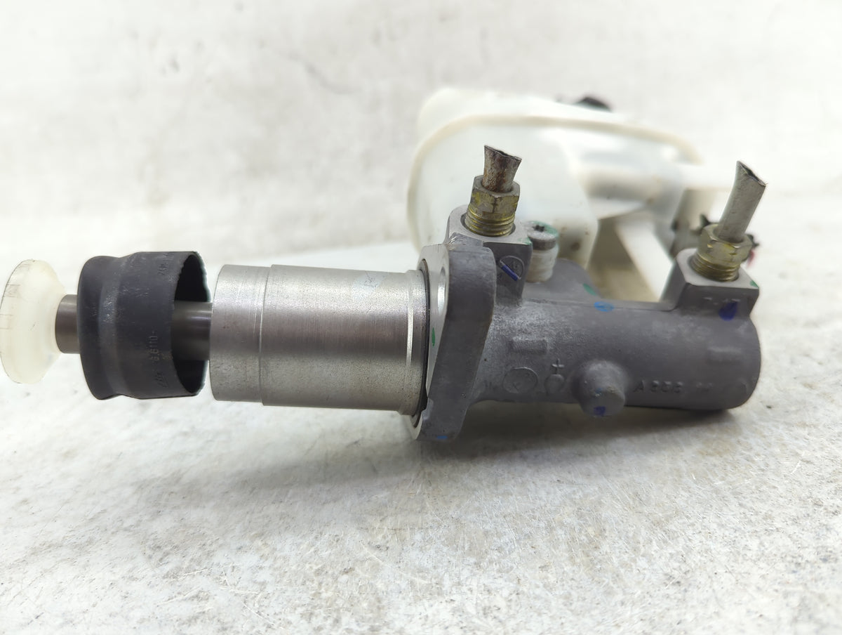 2008-2012 Chevrolet Malibu Brake Master Cylinder 1179676 - Oemusedautoparts1.com