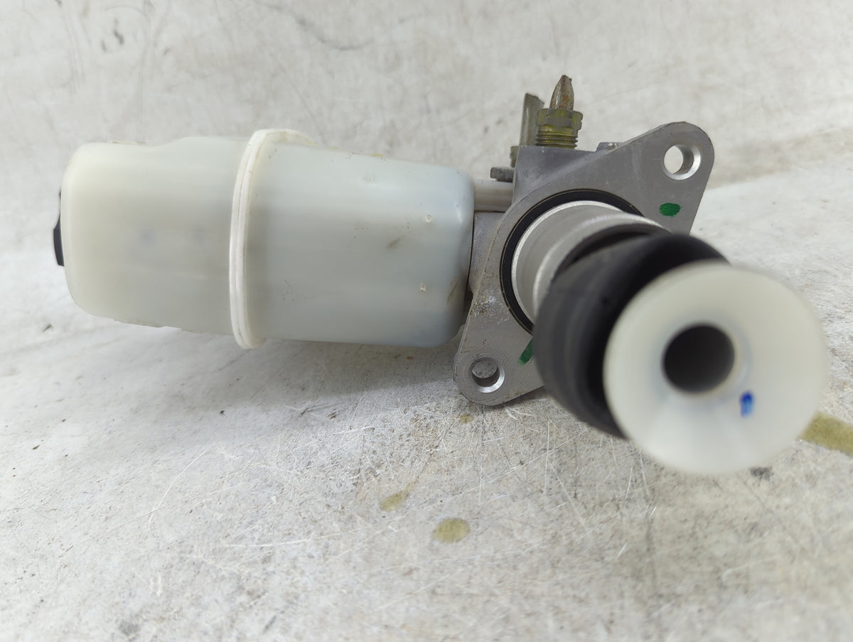 2008-2012 Chevrolet Malibu Brake Master Cylinder 1179676 - Oemusedautoparts1.com