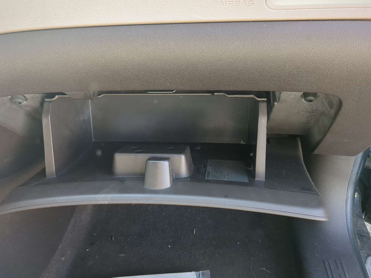 2009 Chevrolet Malibu Passenger Glove Box Door Storage Compartment - Oemusedautoparts1.com