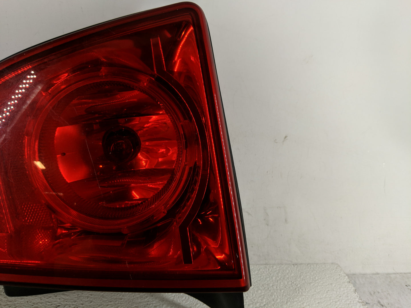 2008-2012 Chevrolet Malibu Tail Light Assembly Passenger Right OEM Fits Fits 2008 2009 2010 2011 2012 OEM Used Auto Parts - 
