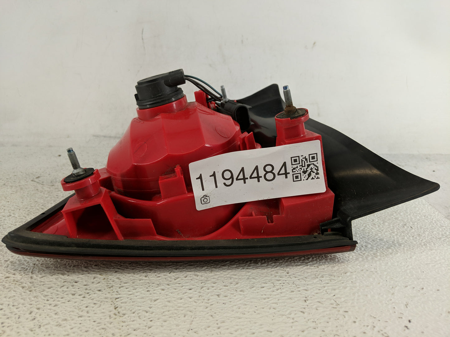 2008-2012 Chevrolet Malibu Tail Light Assembly Passenger Right OEM Fits Fits 2008 2009 2010 2011 2012 OEM Used Auto Parts - 