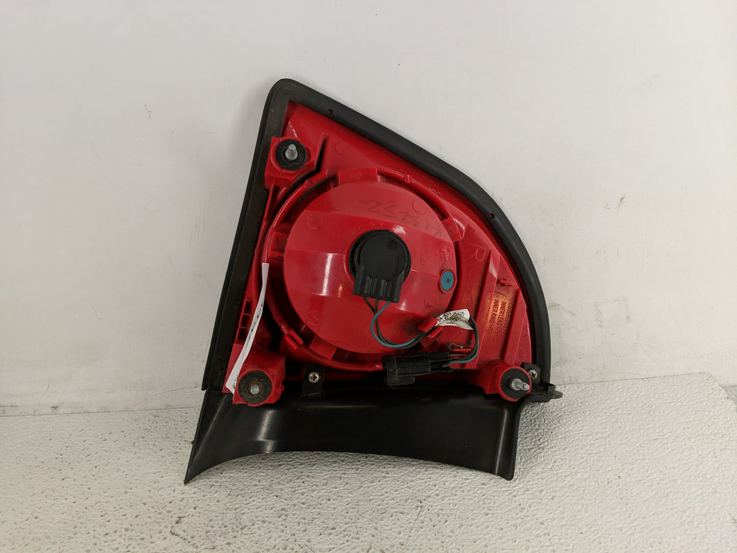 2008-2012 Chevrolet Malibu Tail Light Assembly Passenger Right OEM Fits Fits 2008 2009 2010 2011 2012 OEM Used Auto Parts - 