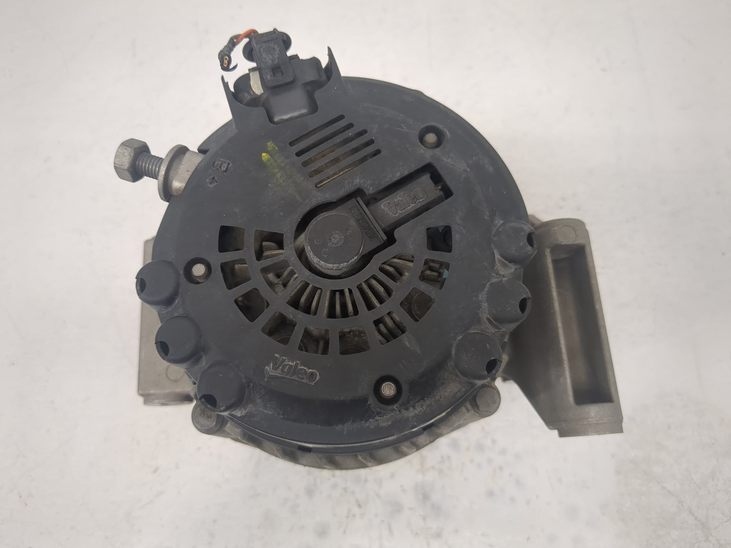 2008-2012 Chevrolet Malibu Alternator Replacement Generator Charging Assembly Engine OEM P/N:15828450 Fits OEM Used Auto Par