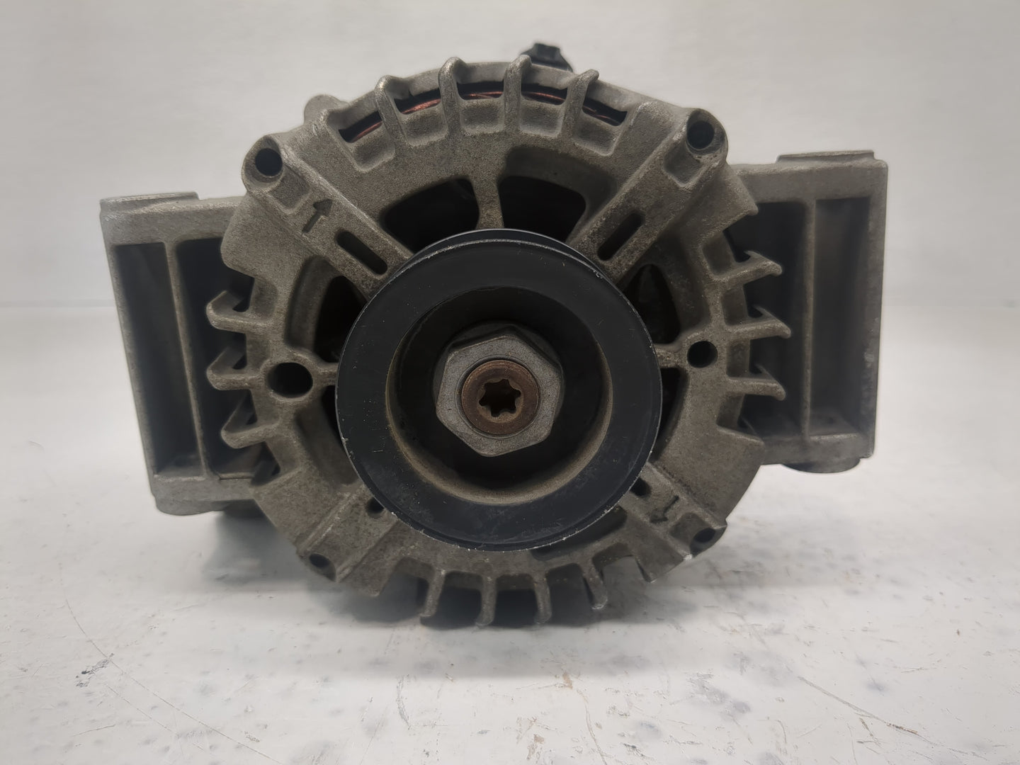 2008-2012 Chevrolet Malibu Alternator Replacement Generator Charging Assembly Engine OEM P/N:15828450 Fits OEM Used Auto Par