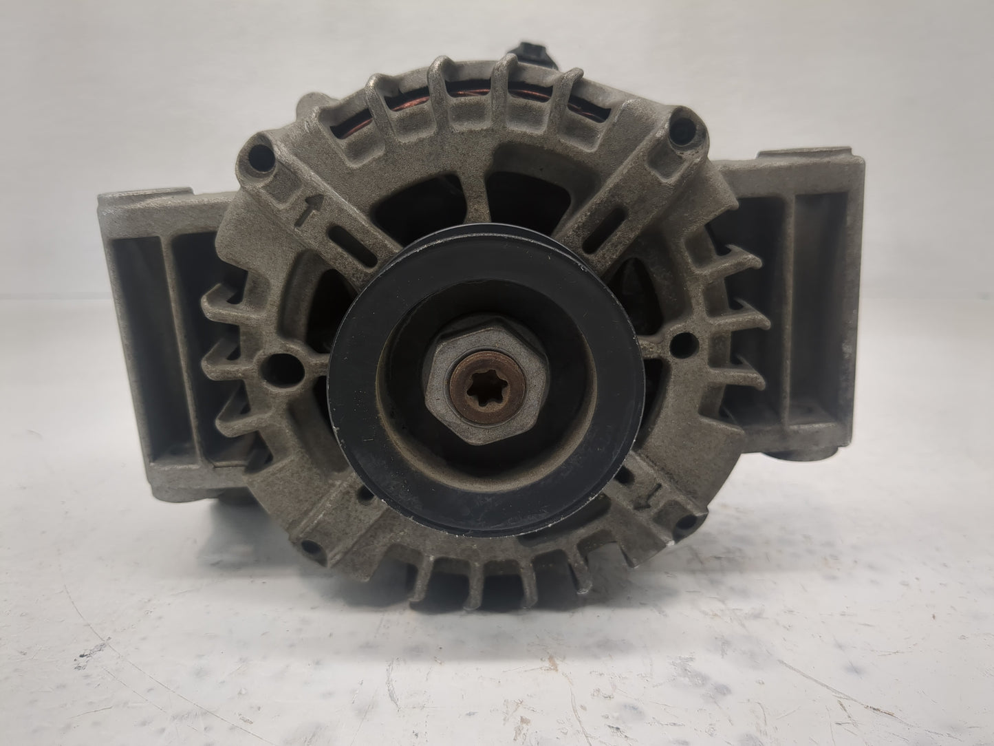 2008-2012 Chevrolet Malibu Alternator Replacement Generator Charging Assembly Engine OEM P/N:15828450 Fits OEM Used Auto Par