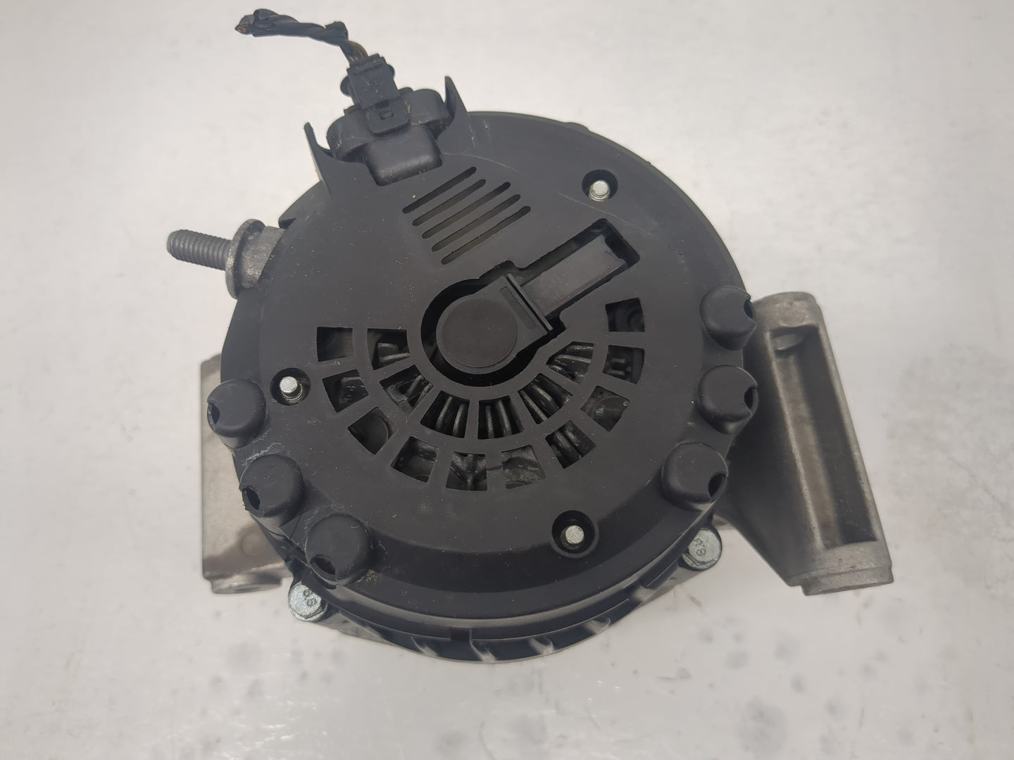 2008-2012 Chevrolet Malibu Alternator Replacement Generator Charging Assembly Engine OEM Fits Fits 2008 2009 2010 2011 2012 