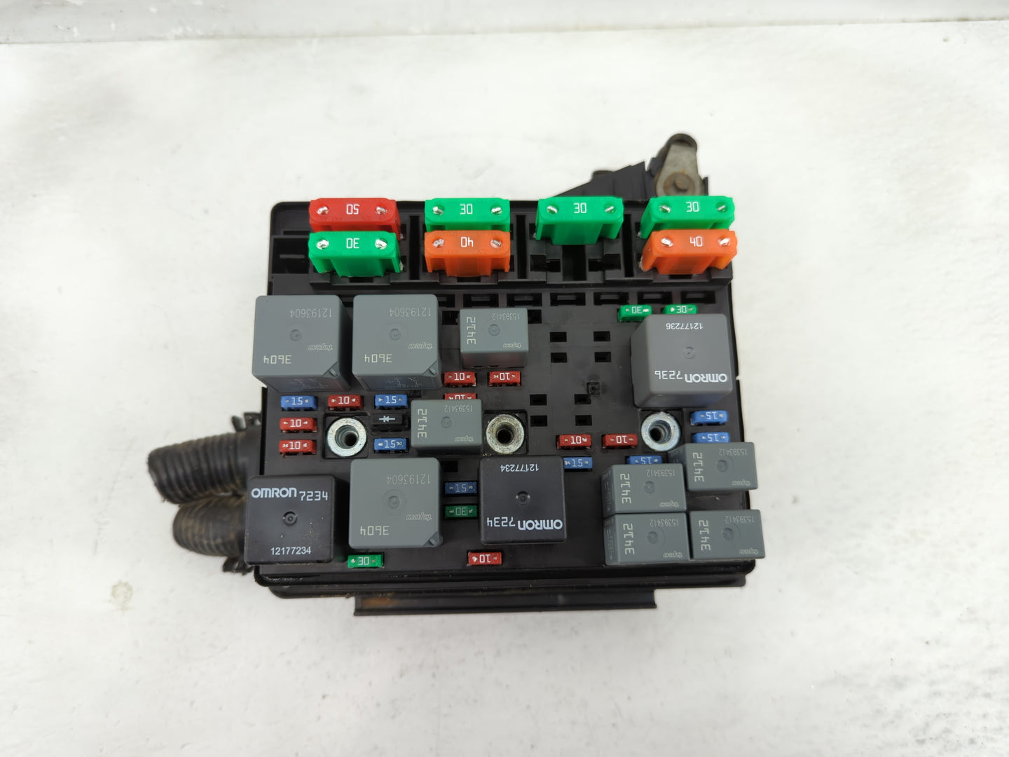 2009-2012 Chevrolet Malibu Fusebox Fuse Box Panel Relay Module P/N:15405390 Fits Fits 2009 2010 2011 2012 OEM Used Auto Part