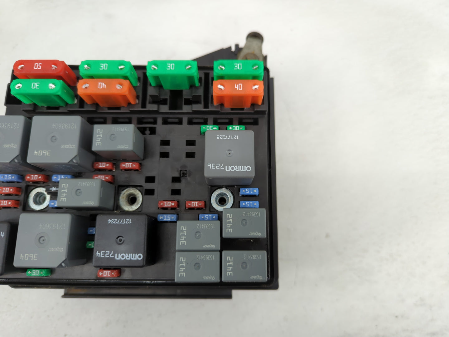 2009-2012 Chevrolet Malibu Fusebox Fuse Box Panel Relay Module P/N:15405390 Fits Fits 2009 2010 2011 2012 OEM Used Auto Part
