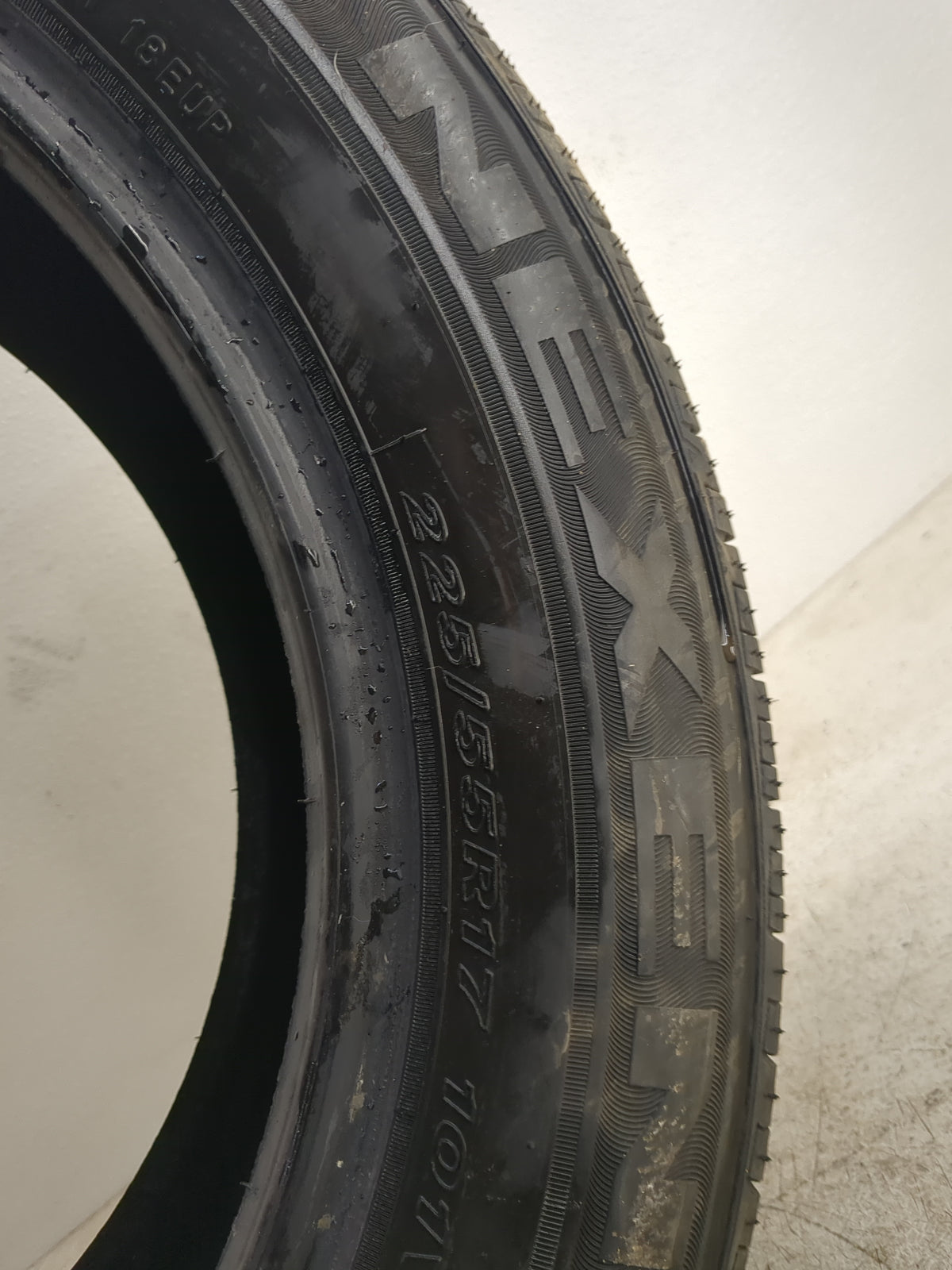 Used Tire 225/55R17 NEXEN N5000 PLUS 101V - Tread Depth 11/32 - Oemusedautoparts1.com