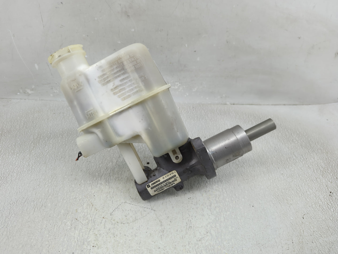2008-2012 Chevrolet Malibu Brake Master Cylinder 1310398 - Oemusedautoparts1.com