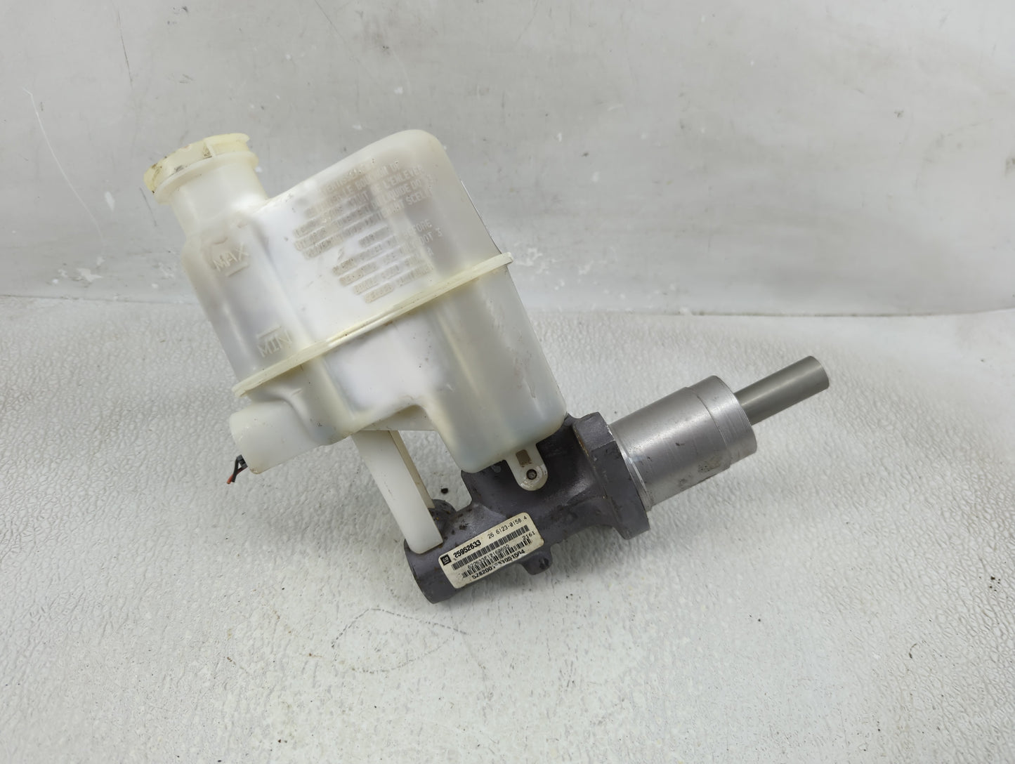 2008-2012 Chevrolet Malibu Brake Master Cylinder 1310398 - Oemusedautoparts1.com