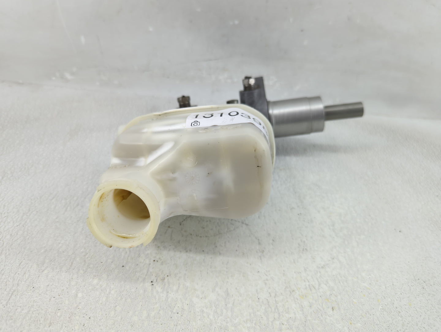 2008-2012 Chevrolet Malibu Brake Master Cylinder 1310398 - Oemusedautoparts1.com