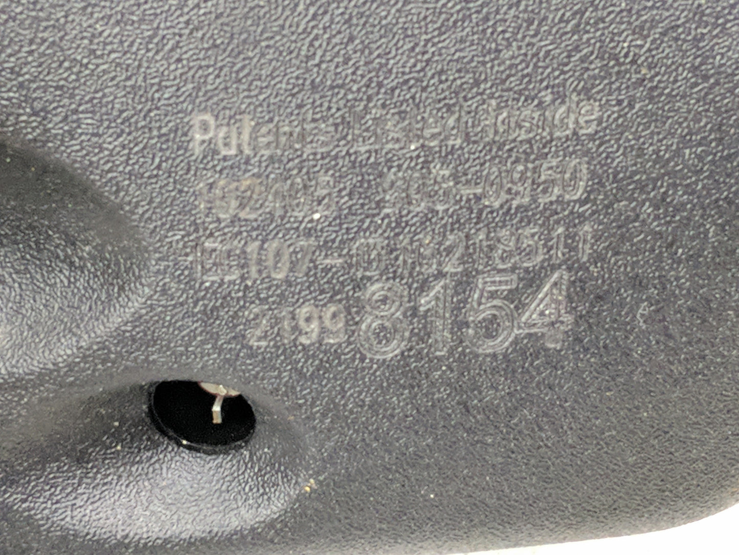 2006-2012 Chevrolet Malibu Interior Rear View Mirror Replacement OEM P/N:21998154 Fits OEM Used Auto Parts - Oemusedautopart