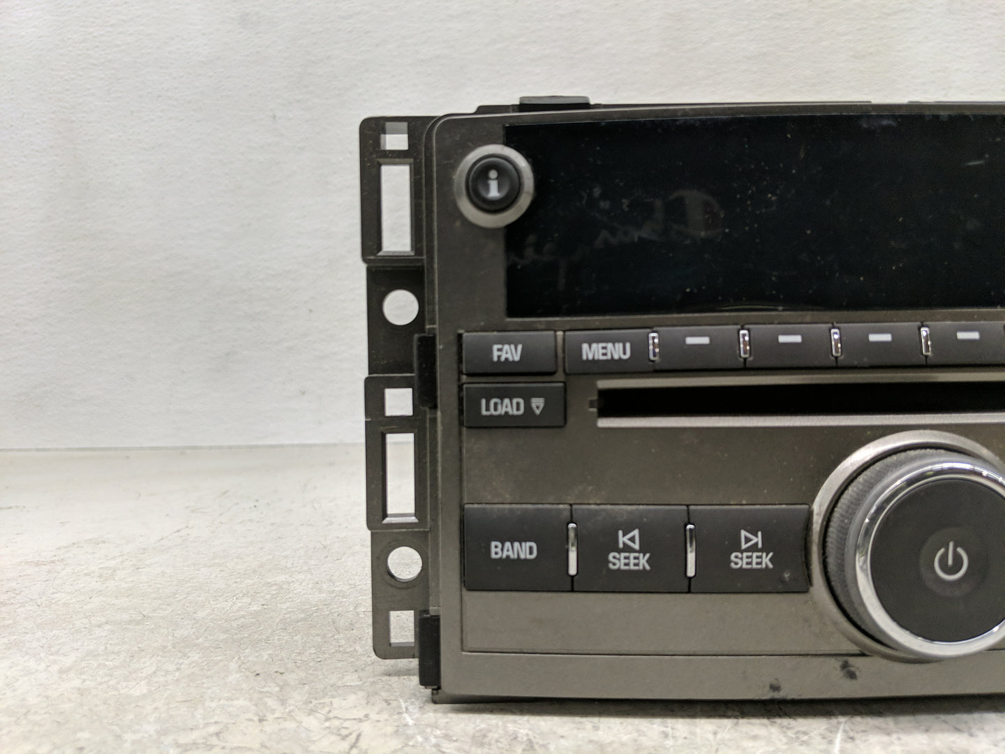 2009 Chevrolet Malibu Radio AM FM Cd Player Receiver Replacement P/N:25848865 Fits OEM Used Auto Parts - Oemusedautoparts1.c