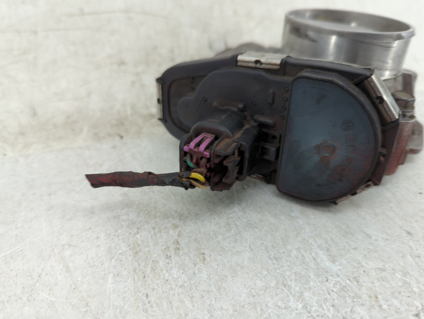 2008-2012 Chevrolet Malibu Throttle Body Fits Fits 2007 2008 2009 2010 2011 2012 OEM Used Auto Parts - Oemusedautoparts1.com