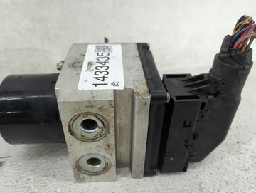 2008-2009 Chevrolet Malibu ABS Pump Control Module Replacement P/N:25949990 16607210-H, 25928213 Fits Fits 2008 2009 OEM Used Auto Parts