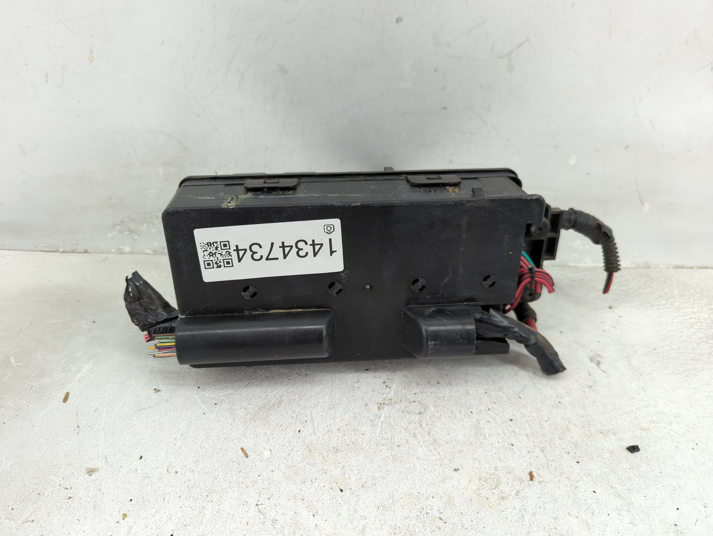 2009 Chevrolet Malibu Fusebox Fuse Box Panel Relay Module P/N:13612203 Fits OEM Used Auto Parts - Oemusedautoparts1.com