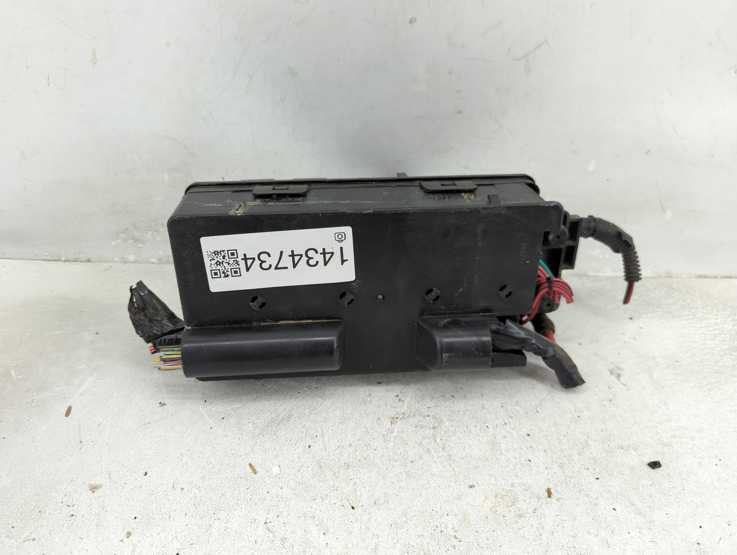 2009 Chevrolet Malibu Fusebox Fuse Box Panel Relay Module P/N:13612203 Fits OEM Used Auto Parts - Oemusedautoparts1.com