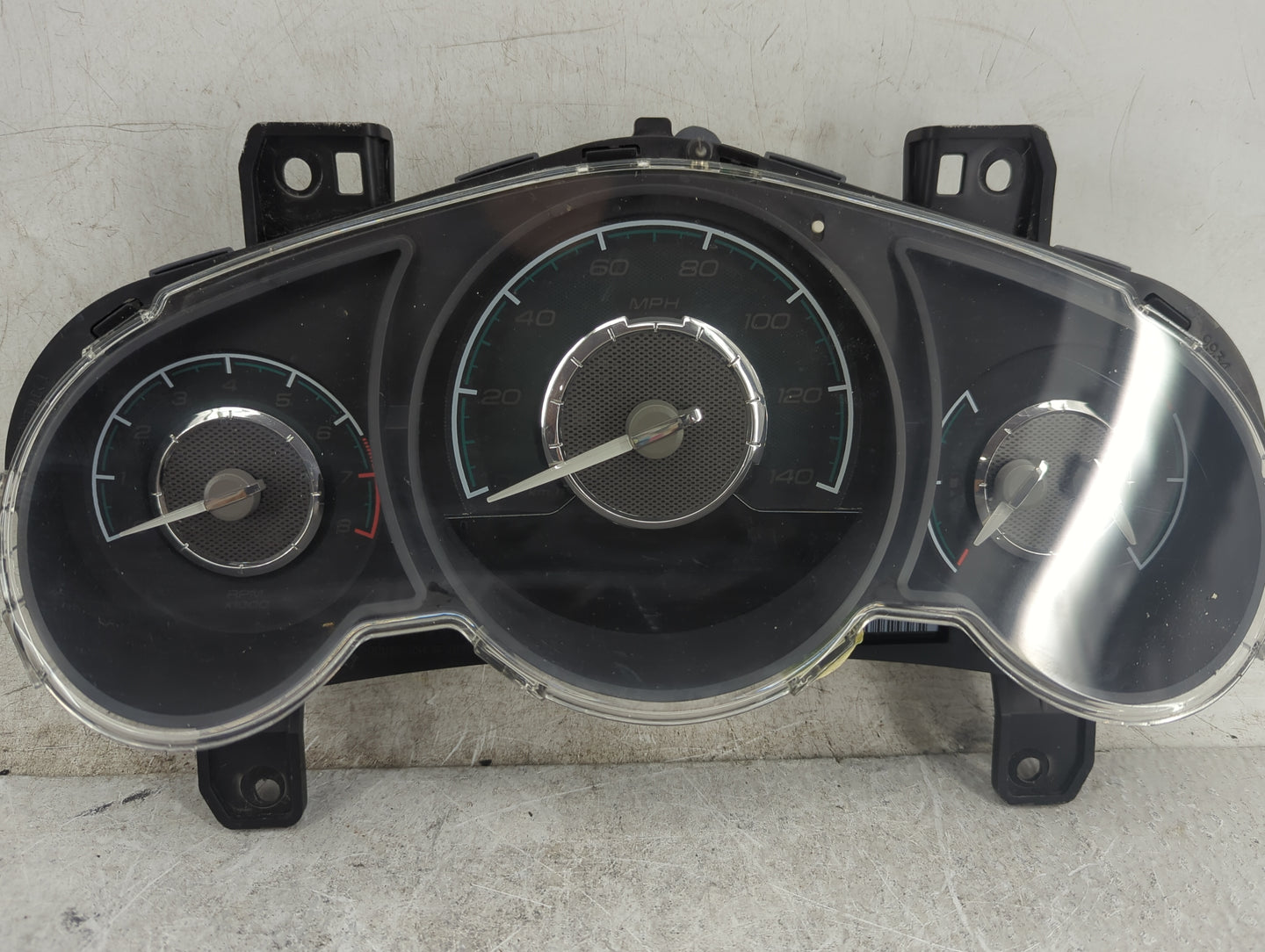2008-2009 Chevrolet Malibu Instrument Cluster Speedometer Gauges P/N:1394167 Miles: Fits Fits 2008 2009 OEM Used Auto Parts 
