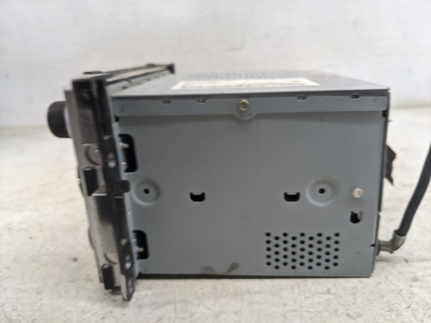 2009-2012 Chevrolet Malibu Radio AM FM Cd Player Receiver Replacement P/N:28152090 25833637 Fits Fits 2009 2010 2011 2012 OE