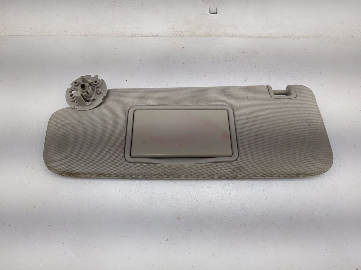 2009 Chevrolet Malibu Sun Visor Shade Replacement Driver Left Mirror Fits OEM Used Auto Parts - Oemusedautoparts1.com
