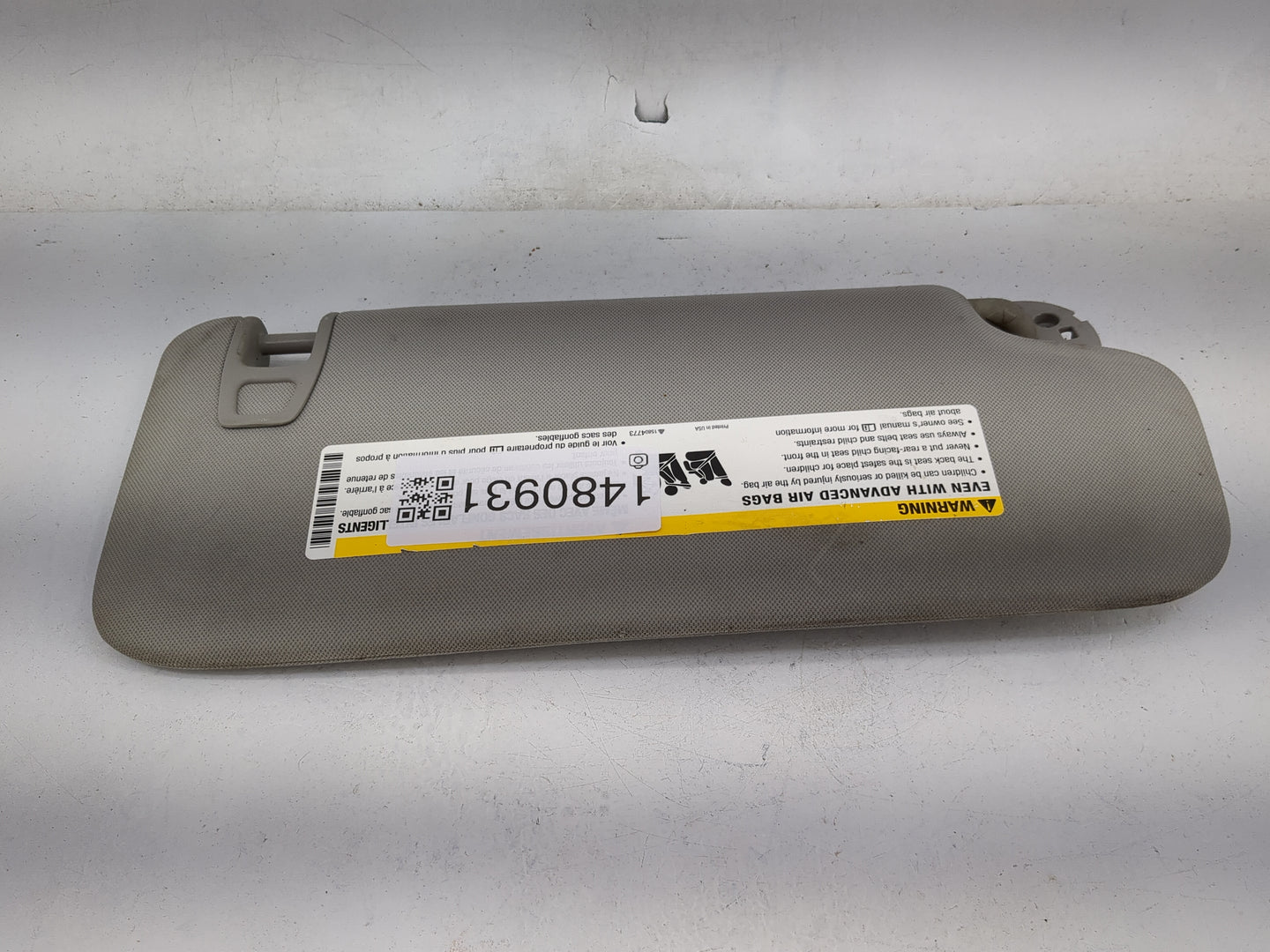 2009 Chevrolet Malibu Sun Visor Shade Replacement Driver Left Mirror Fits OEM Used Auto Parts - Oemusedautoparts1.com