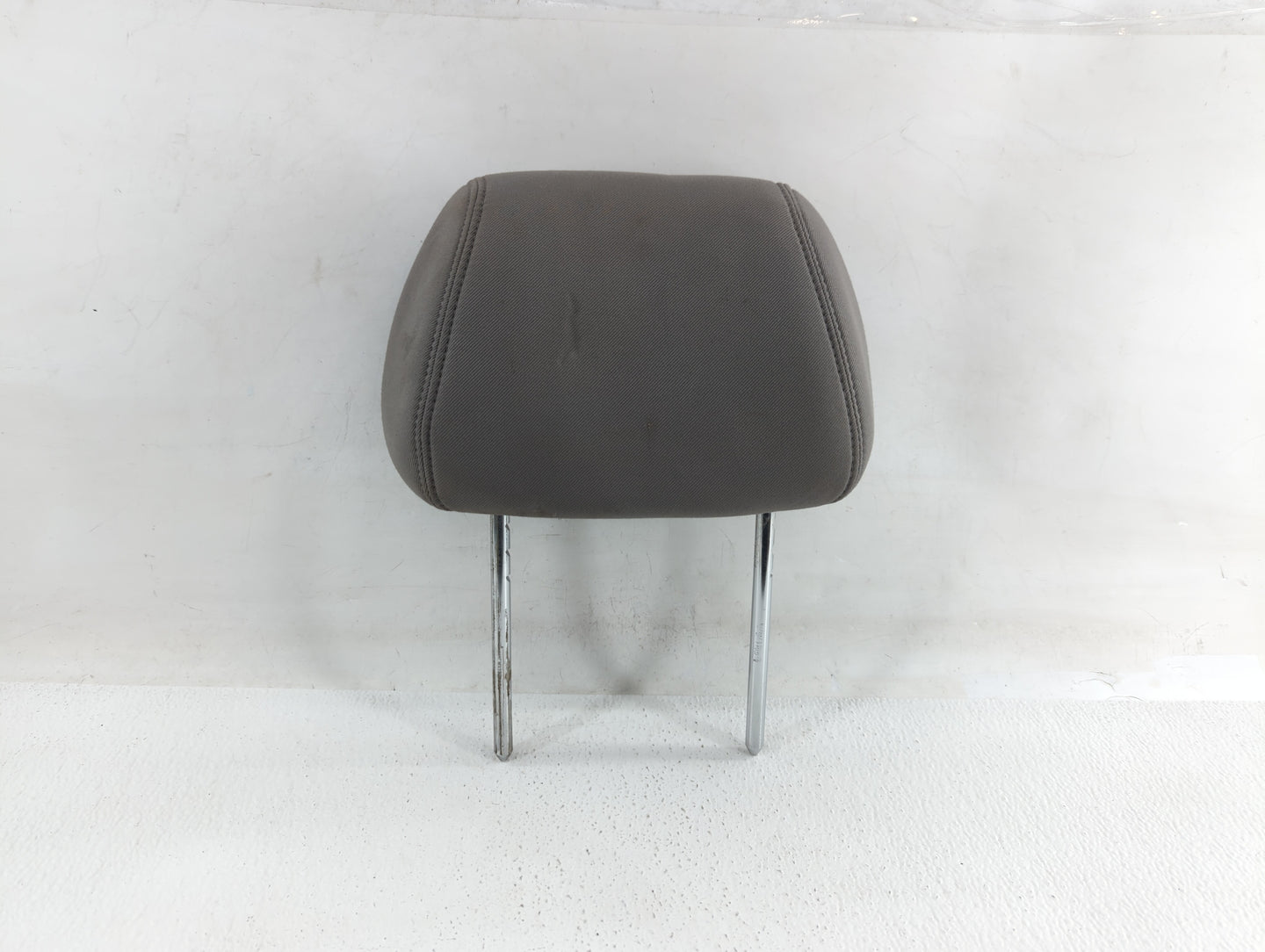 2008-2009 Chevrolet Malibu Headrest Head Rest Rear Seat Fits Fits 2008 2009 OEM Used Auto Parts - Oemusedautoparts1.com