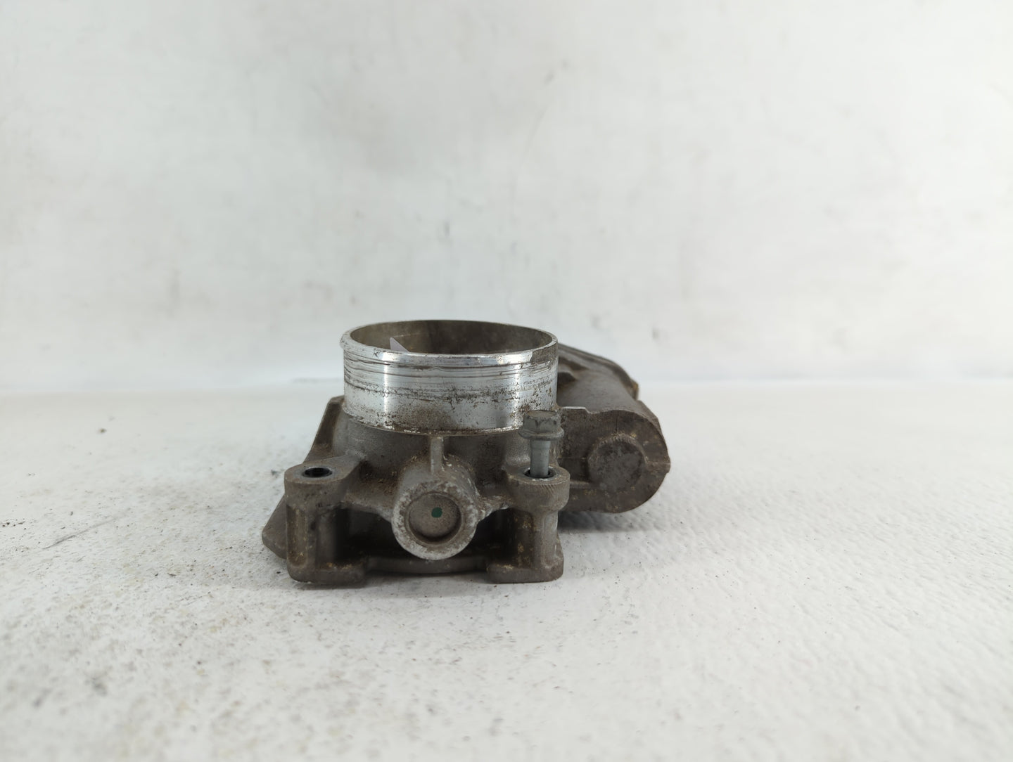 2008-2012 Chevrolet Malibu Throttle Body P/N:9B4G-9F991-A 668AA, 186AA Fits Fits 2007 2008 2009 2010 2011 2012 OEM Used Auto