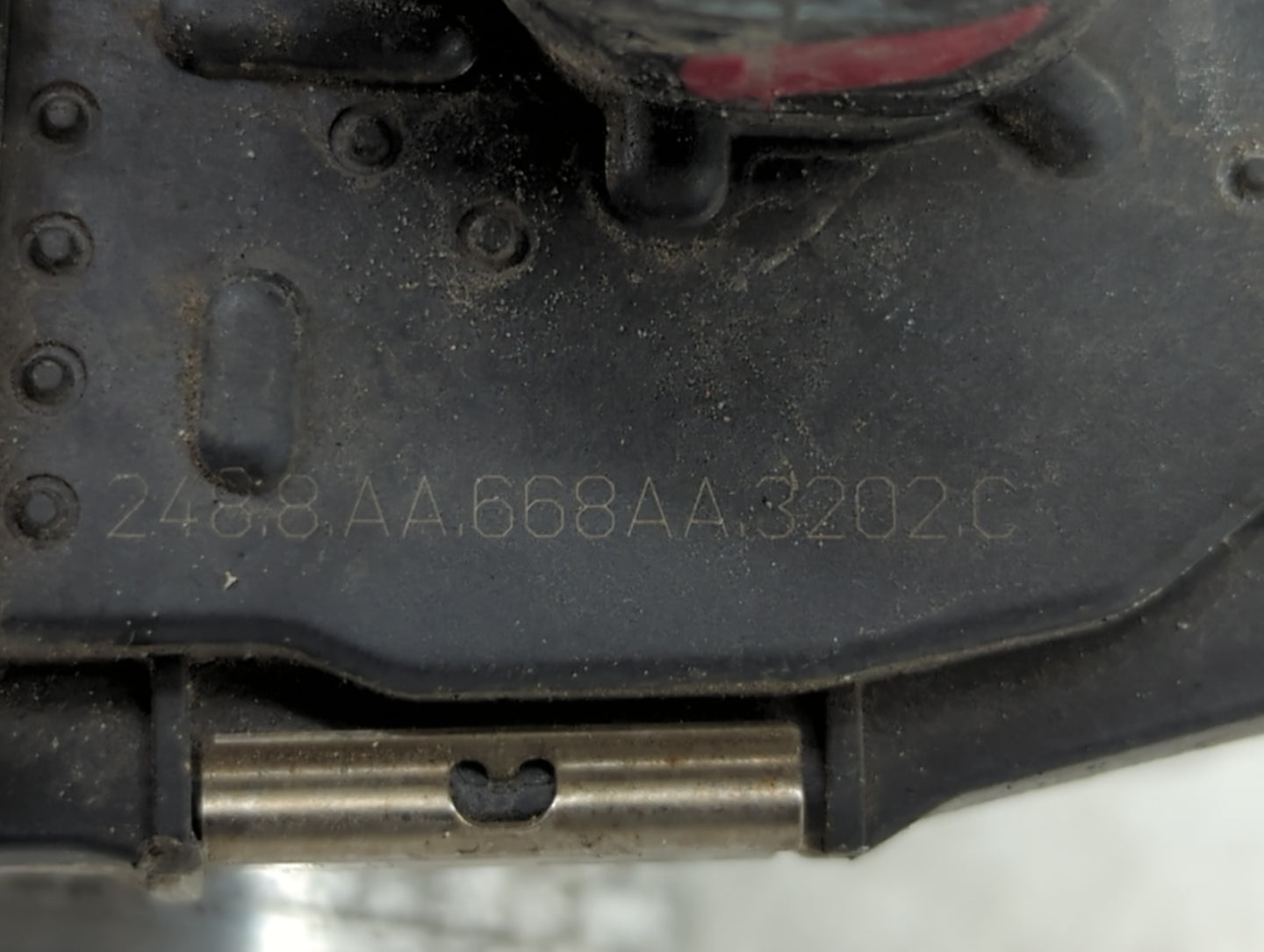 2008-2012 Chevrolet Malibu Throttle Body P/N:9B4G-9F991-A 668AA, 186AA Fits Fits 2007 2008 2009 2010 2011 2012 OEM Used Auto