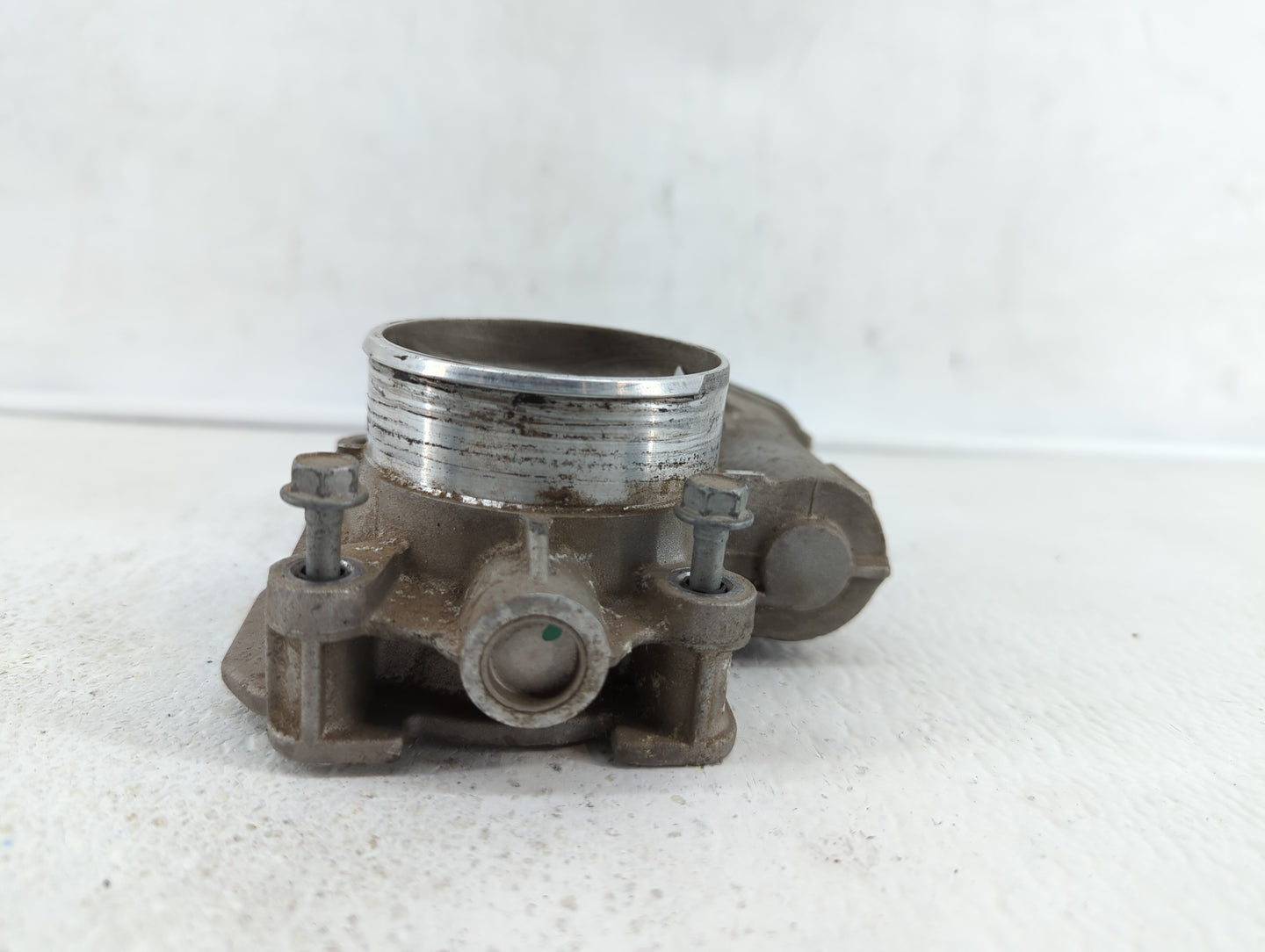 2008-2012 Chevrolet Malibu Throttle Body P/N:9B4G-9F991-A 668AA, 186AA Fits Fits 2007 2008 2009 2010 2011 2012 OEM Used Auto