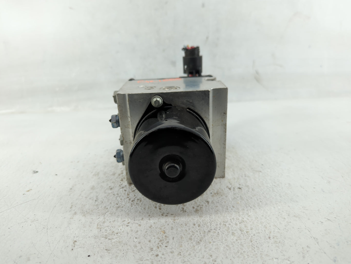 2008-2009 Chevrolet Malibu ABS Pump Control Module Replacement P/N:25949990, 25952591 Fits Fits 2008 2009 OEM Used Auto Part