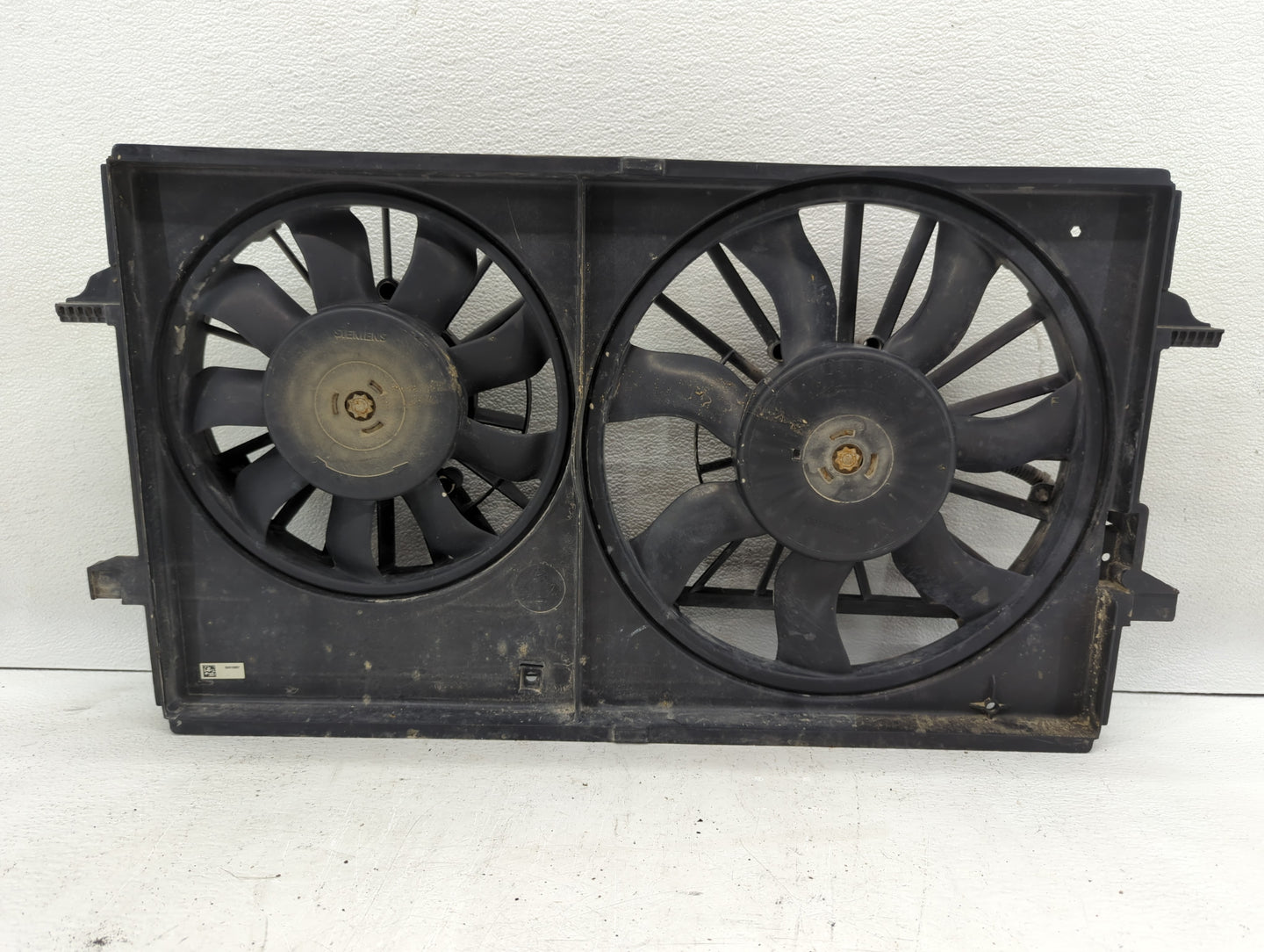 2004-2012 Chevrolet Malibu Left Radiator Fan Motor Assembly 613212 - Oemusedautoparts1.com