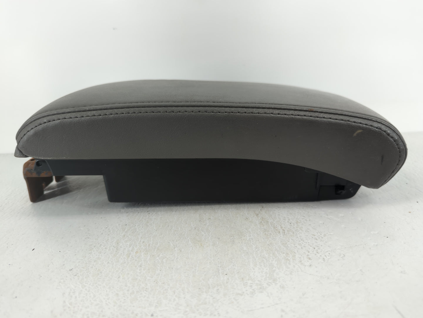 2009 Chevrolet Malibu Center Console Armrest Cover Lid Dark Grey - Oemusedautoparts1.com