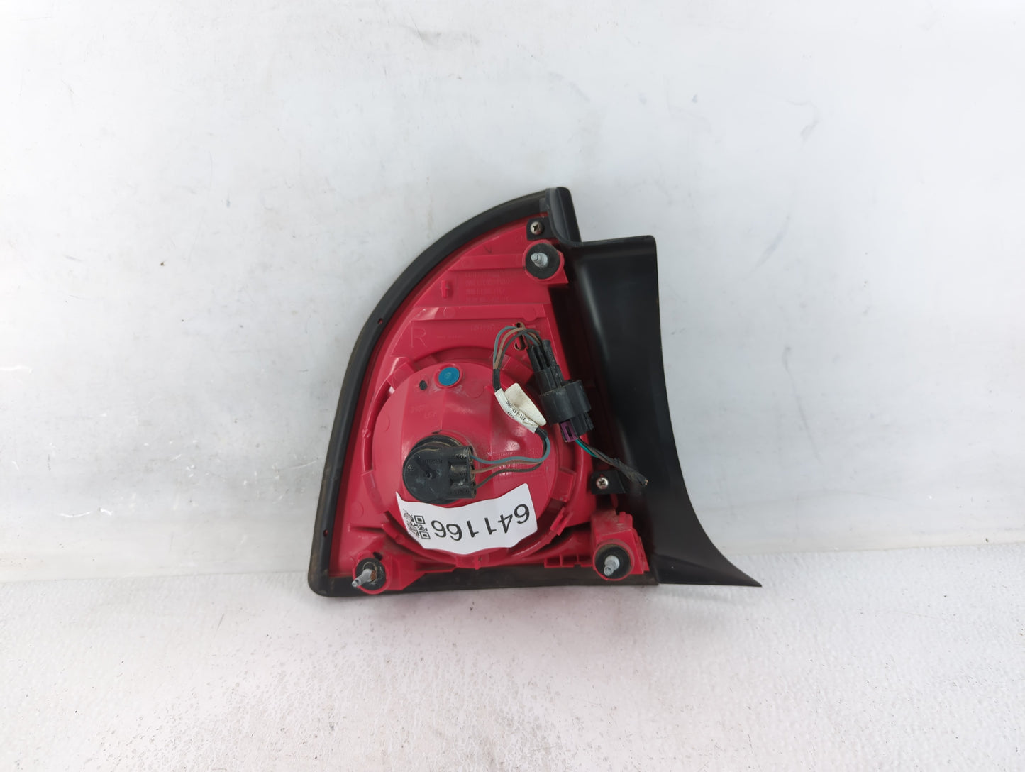 2008-2012 Chevrolet Malibu Tail Light Assembly Driver Left OEM P/N:25879097 25879098 Fits Fits 2008 2009 2010 2011 2012 OEM 