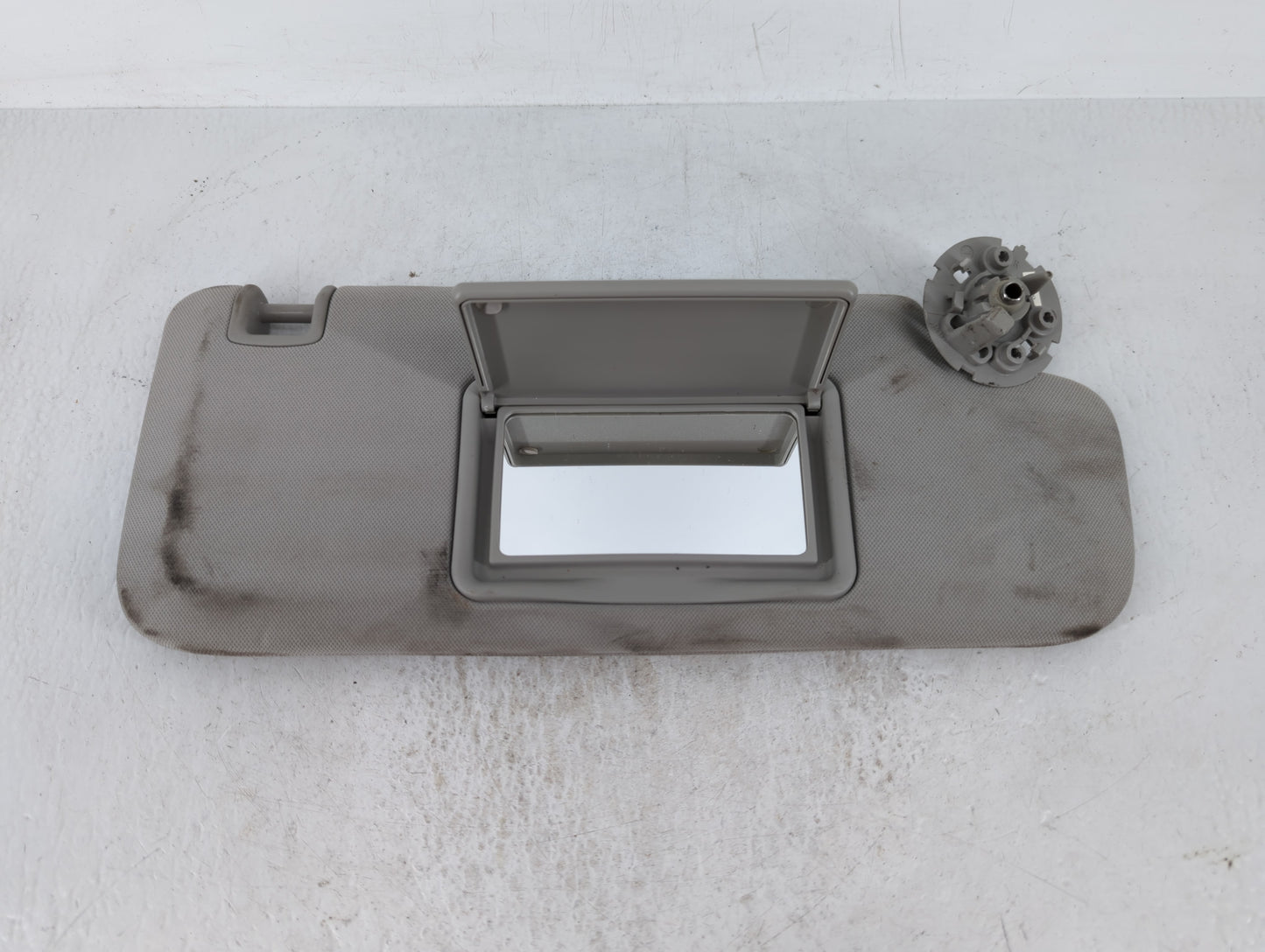 2004-2012 Chevrolet Malibu Sun Visor Shade Replacement Passenger Right Mirror Fits Fits 2004 2005 2008 2009 2010 2011 2012 O