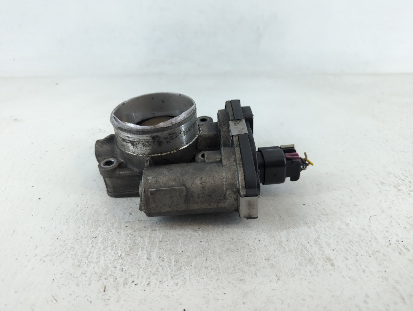 2008-2012 Chevrolet Malibu Throttle Body P/N:AA668AA4079C Fits Fits 2007 2008 2009 2010 2011 2012 OEM Used Auto Parts - Oemu