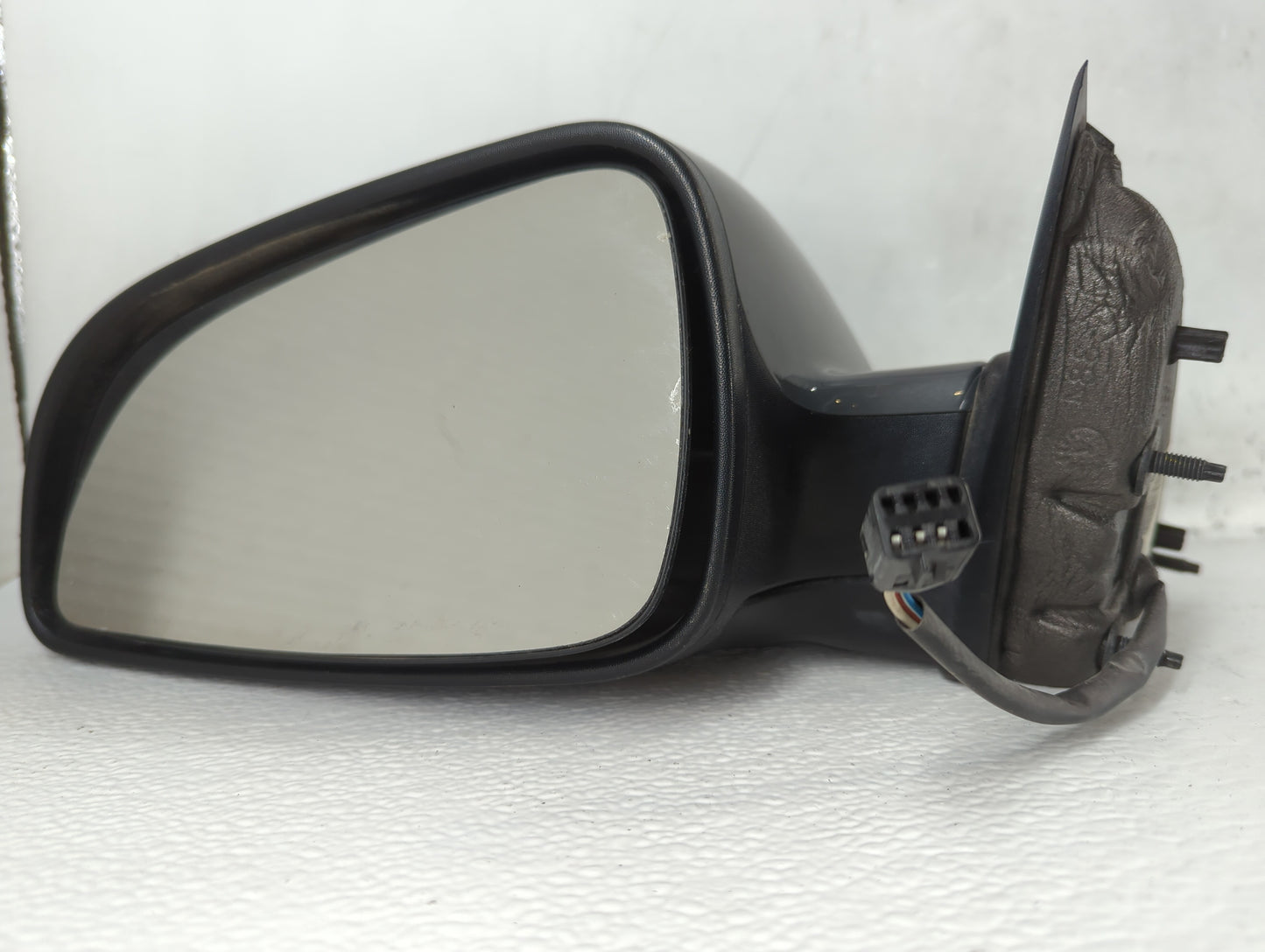 2008-2012 Chevrolet Malibu Driver Left Side View Manual Door Mirror - Oemusedautoparts1.com
