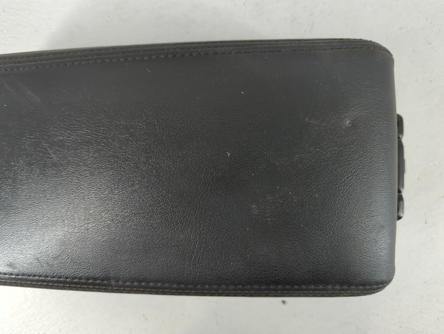 2009 Chevrolet Malibu Center Console Armrest Cover Lid Fits OEM Used Auto Parts - Oemusedautoparts1.com