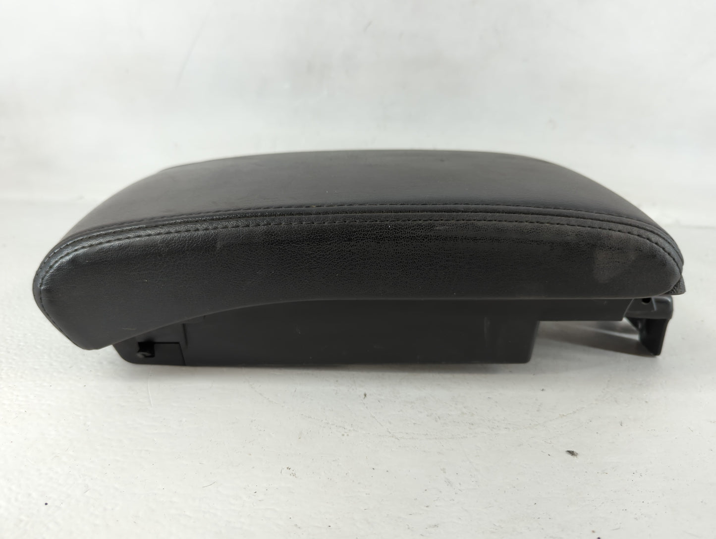 2009 Chevrolet Malibu Center Console Armrest Cover Lid Fits OEM Used Auto Parts - Oemusedautoparts1.com