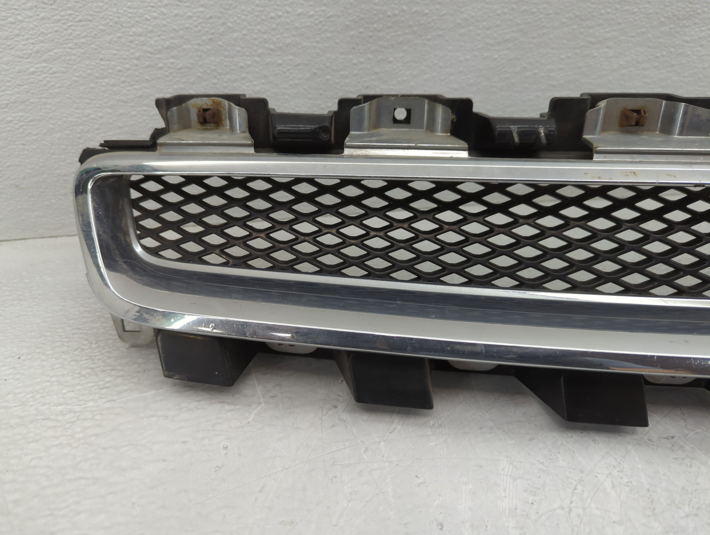 2008-2012 Chevrolet Malibu Front Grille Bumper Not Included - Oemusedautoparts1.com