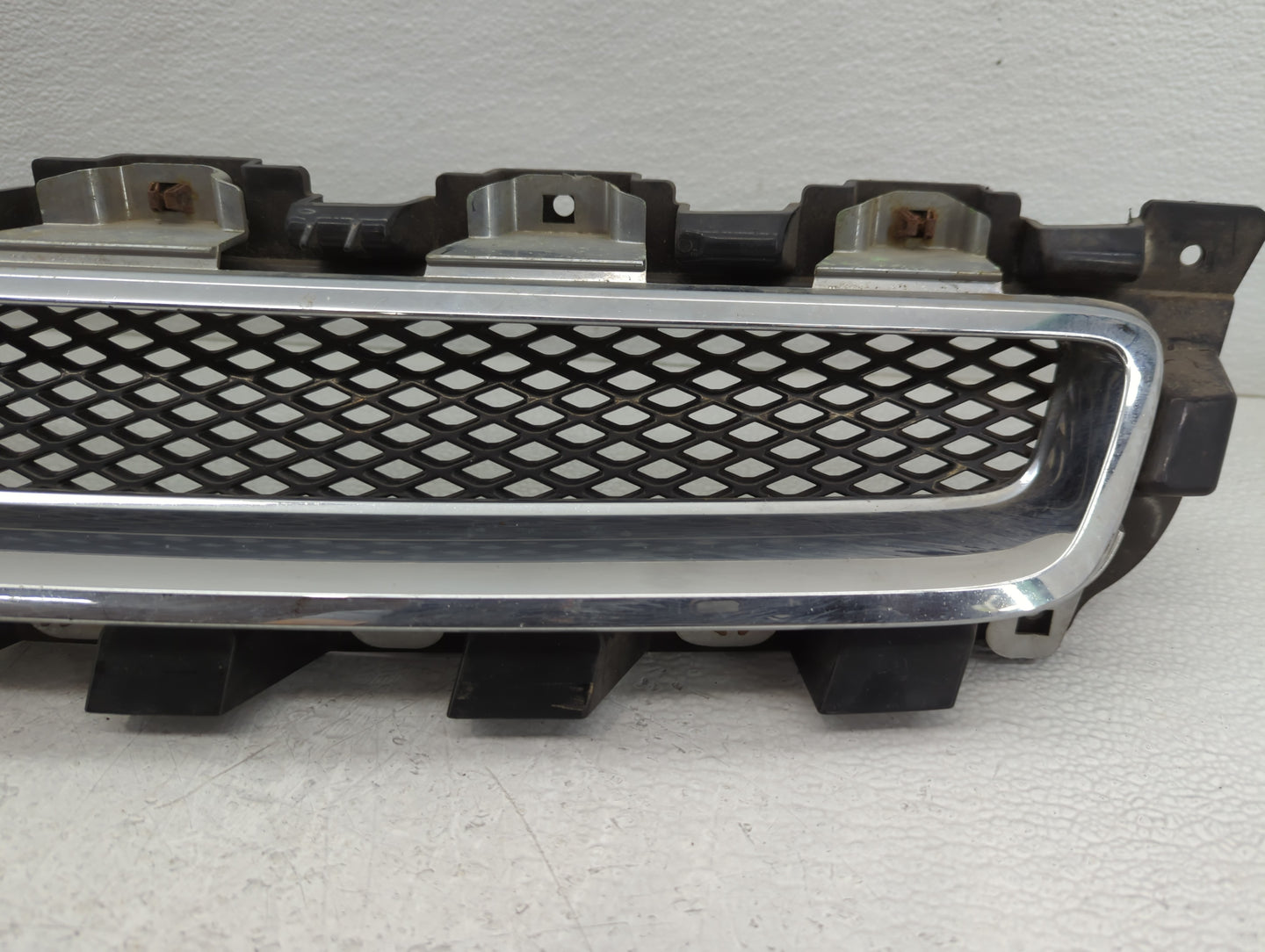 2008-2012 Chevrolet Malibu Front Grille Bumper Not Included - Oemusedautoparts1.com