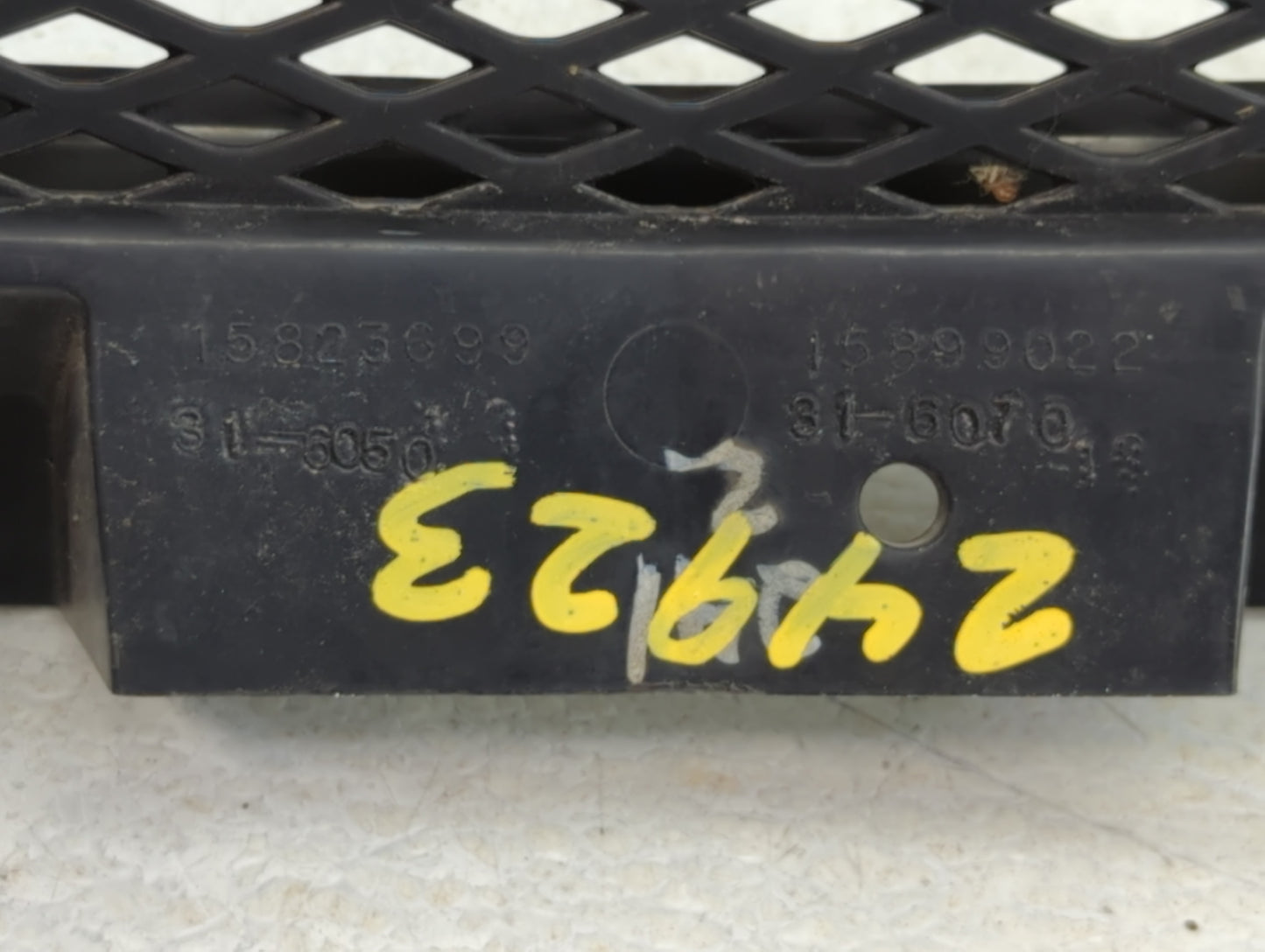 2008-2012 Chevrolet Malibu Front Grille Bumper Not Included - Oemusedautoparts1.com
