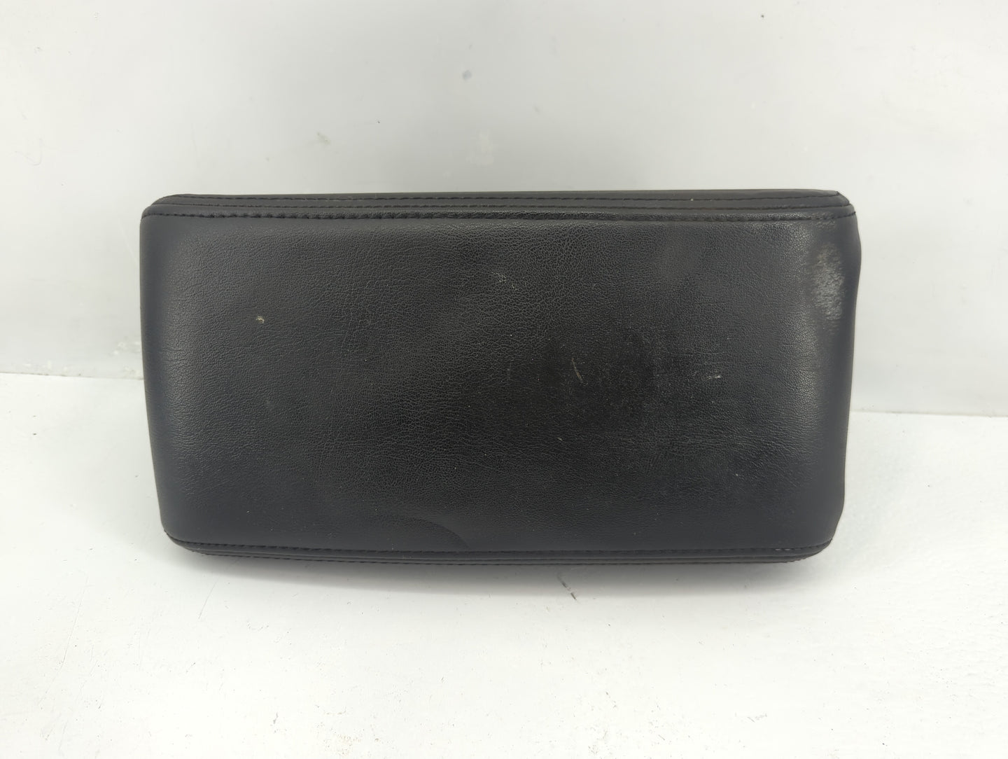 2008-2012 Chevrolet Malibu Center Console Armrest Cover Lid Fits Fits 2008 2009 2010 2011 2012 OEM Used Auto Parts - Oemused