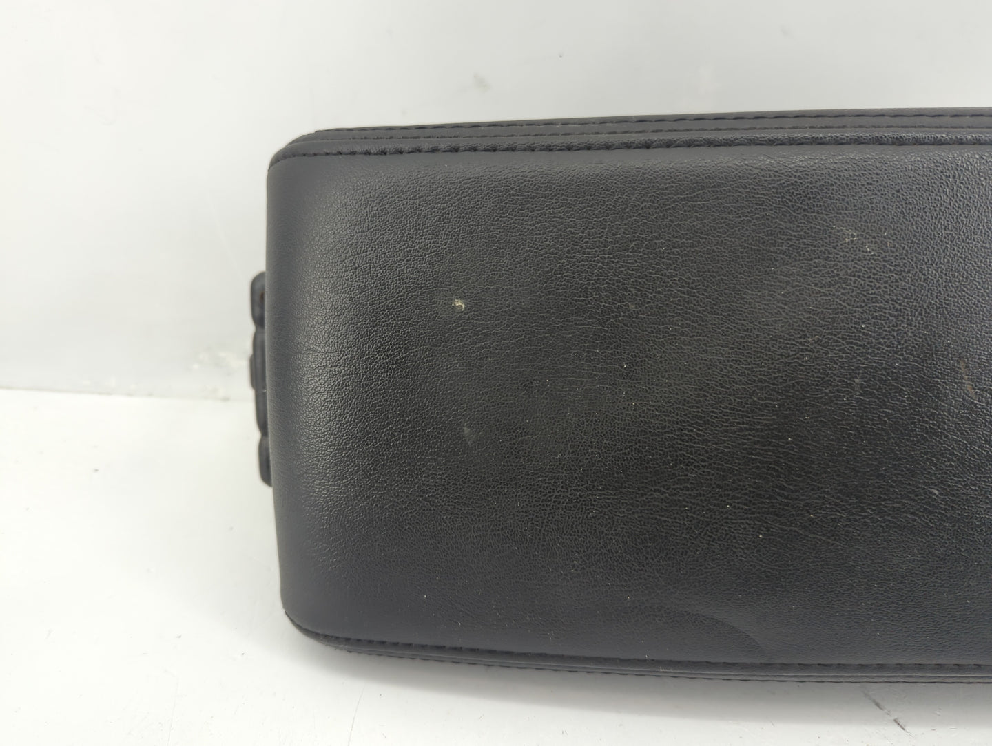 2008-2012 Chevrolet Malibu Center Console Armrest Cover Lid Fits Fits 2008 2009 2010 2011 2012 OEM Used Auto Parts - Oemused