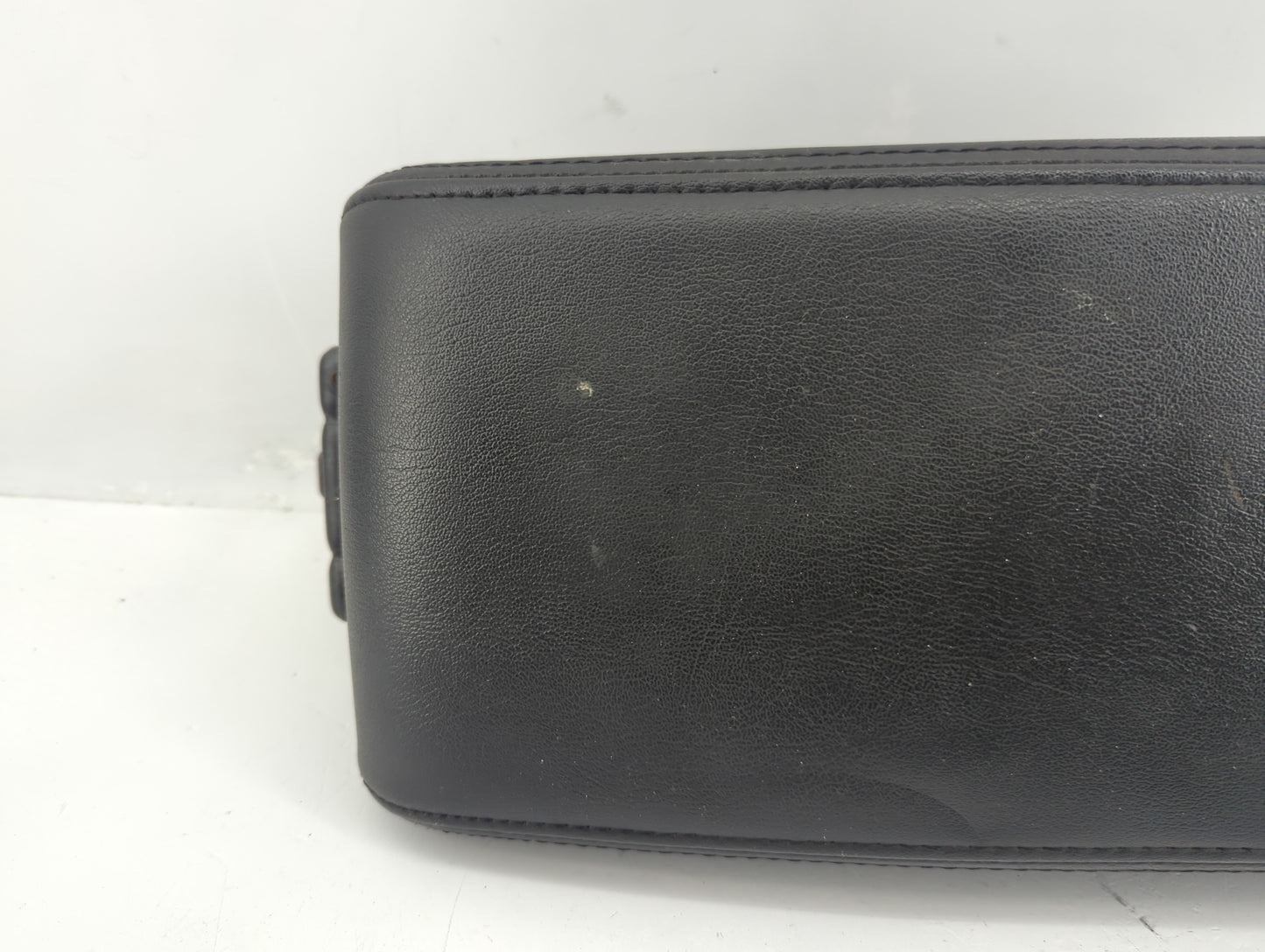 2008-2012 Chevrolet Malibu Center Console Armrest Cover Lid Fits Fits 2008 2009 2010 2011 2012 OEM Used Auto Parts - Oemused